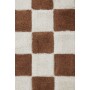 Bawełniany dywan do prania w pralce ma wzór inspirowany vintage płytkami kuchennymi w szachownicę.