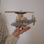 Drewniany helikopter - zabawka ponadczasowa