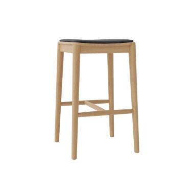 Hocker, stołek barowy z litego drewna dębowego, z tapicerowanym siedziskiem.